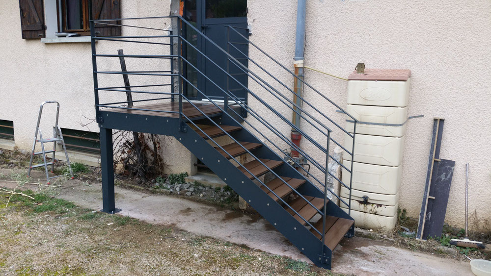escalier exterieur avec palier